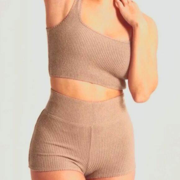 Abercrombie & Fitch Cream Ribbed Shorts (L) - Picture 1 of 5